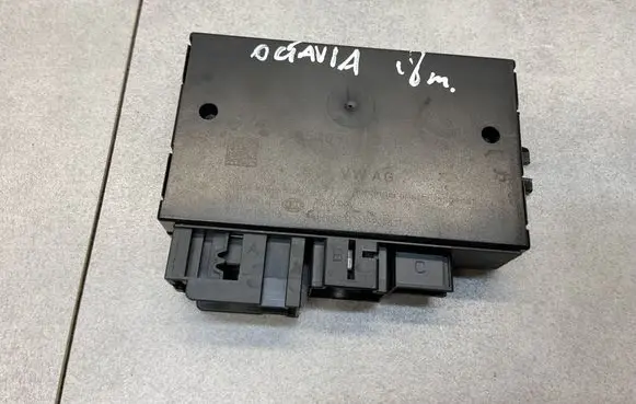 Skoda Octavia Mk3 (5E) Tow bar trailer control unit/module 5Q0907383L