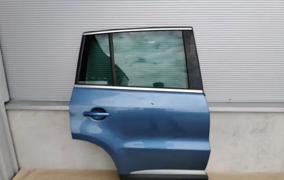 Volkswagen Tiguan Rear door LR5T