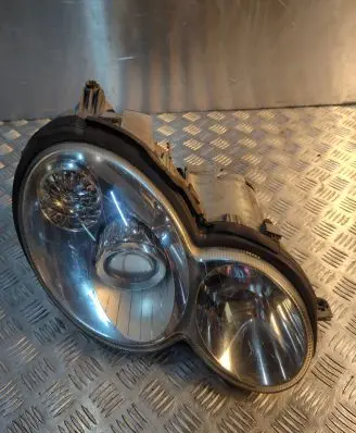 Mercedes-Benz C W203 Headlight/headlamp