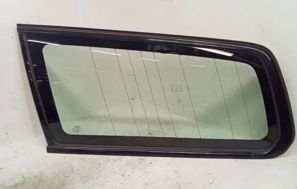 Volvo V70 Rear side window