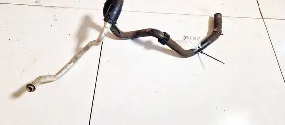 Engine coolant pipe/hose