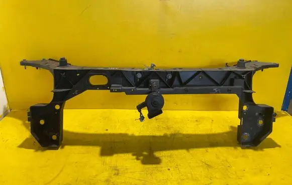 Renault Clio III Radiator support slam panel 8200290143