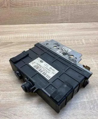 Volkswagen PASSAT B4 Engine control unit/module ECU 5DG00696273