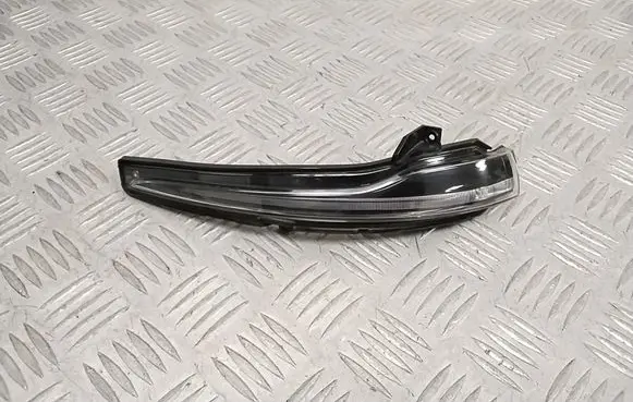 Mercedes-Benz C W205 Mirror indicator light A3170639
