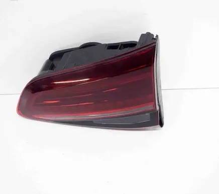 Volkswagen Golf VII Tailgate rear/tail lights