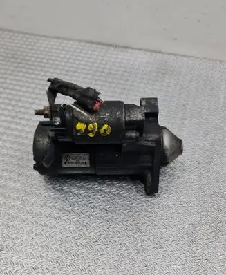 Renault Clio III Starter motor 8200584675A M000T87881