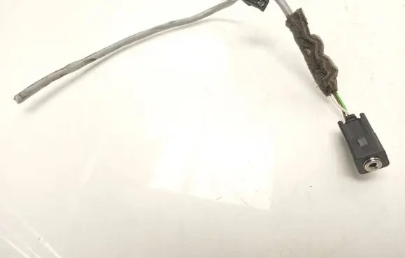 Volvo V70 AUX in-socket connector 30657961