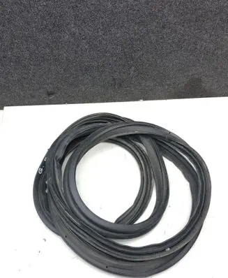 KIA Sorento Trunk rubber seal (body) 