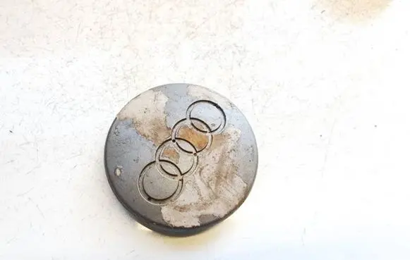 Audi A5 8T 8F Original wheel cap 8d0601170