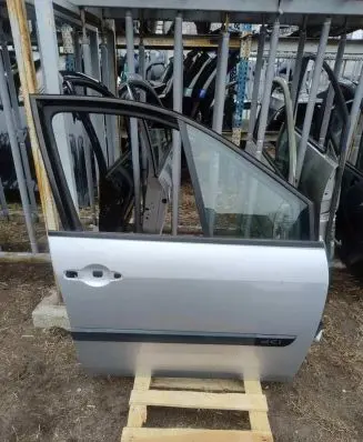 Renault Scenic II - Grand scenic II Front door