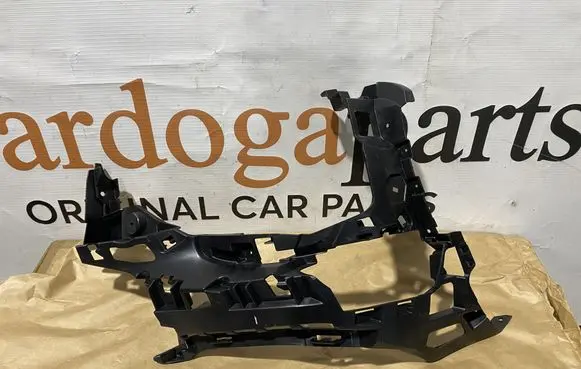 Mercedes-Benz E W213 Front bumper mounting bracket A2138857204