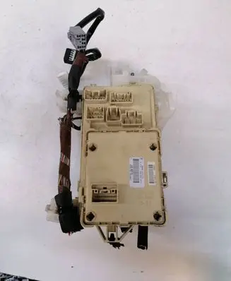 Toyota Corolla Verso E121 Fuse module 905765