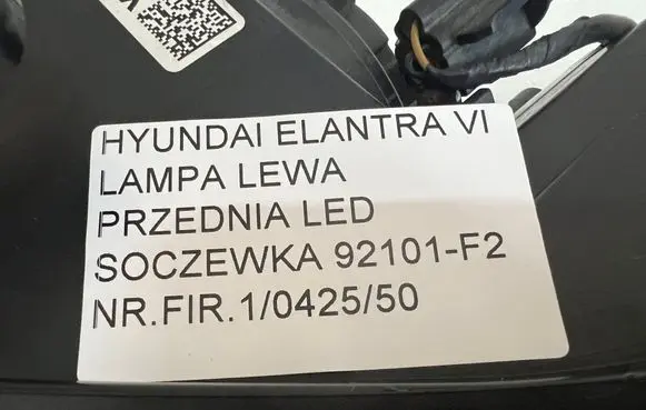 Hyundai Elantra VI Headlight/headlamp 92101F2