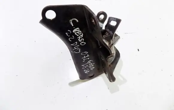 Toyota Corolla Verso AR10 Engine mount bracket