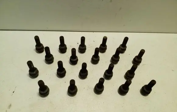 Volkswagen Transporter - Caravelle T5 Nuts/bolts 