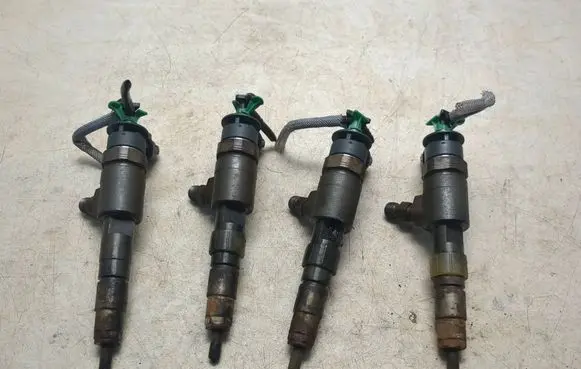 Fuel injectors set