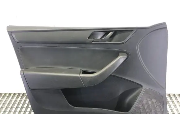 Skoda Rapid (NH) Front door card panel trim