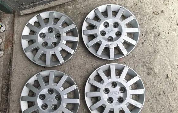 KIA Carnival R15 wheel hub/cap/trim OK53A37170