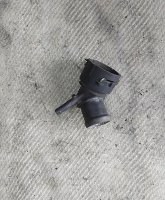 Volkswagen Touran I Engine coolant pipe/hose 6Q0122291E