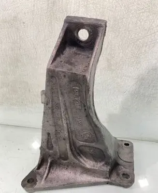 BMW 7 F01 F02 F03 F04 Engine mounting bracket 6754185