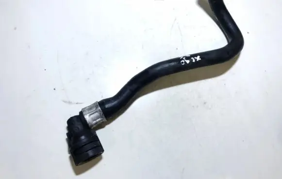 Volvo XC90 Engine coolant pipe/hose