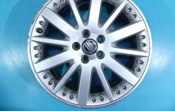 R16 alloy rim
