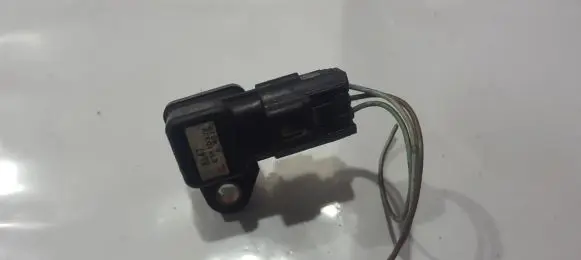 Mazda 323 F Air pressure sensor e1t10372 kl47