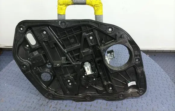 KIA Optima Front door window regulator with motor 82471-2T010
