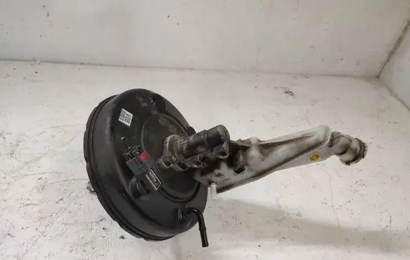 Hyundai i40 Brake booster 585003Z960 591103Z960