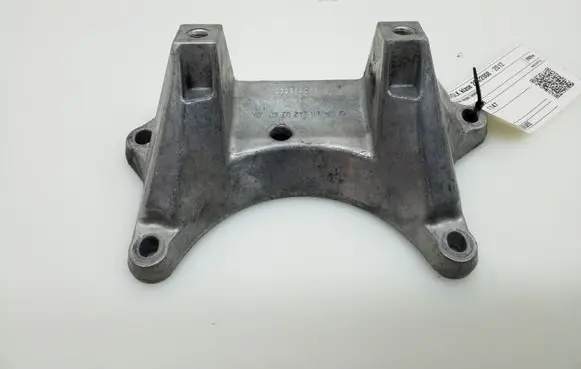 Gearbox mounting bracket