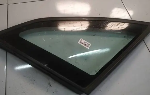 Opel Astra F Rear side window as2