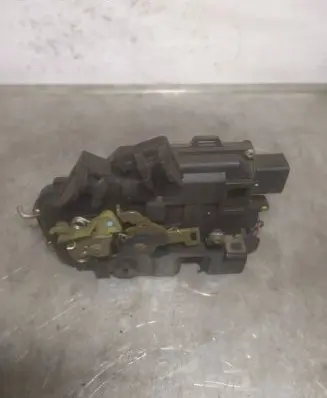 Audi A6 S6 C5 4B Rear door lock 4B0839015G