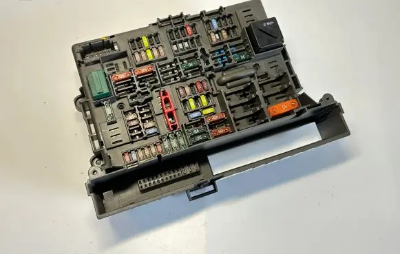 BMW 1 E81 E87 Fuse module 9119446 61149119446