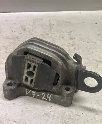 Volvo XC90 Engine mount bracket 326d20e