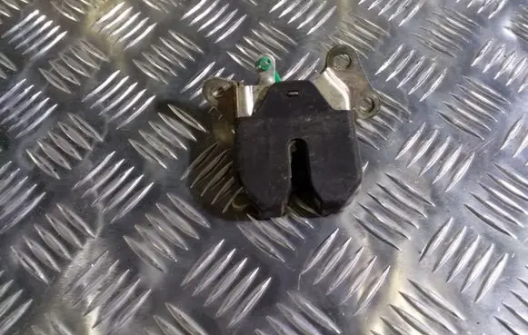 Toyota Corolla E120 E130 Loading door lock 