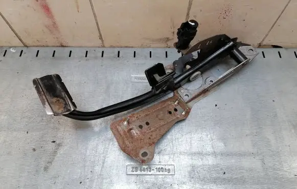 Volvo V50 Brake pedal 30714998