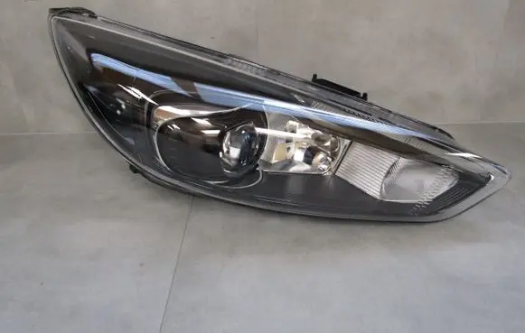 Ford Focus ST Headlight/headlamp F1EB13D154CG