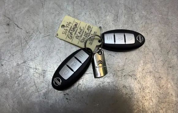 Nissan Qashqai Ignition key/card