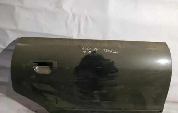 Audi A4 S4 B5 8D Rear door juodos