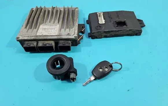 Dacia Logan I Engine control unit/module ECU 8200513058 IMPRK1513724