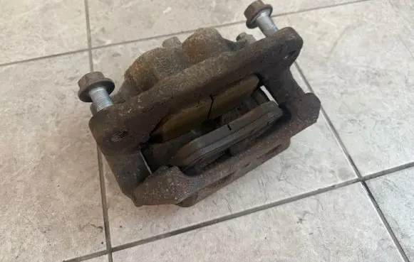 Volkswagen Amarok Front brake caliper