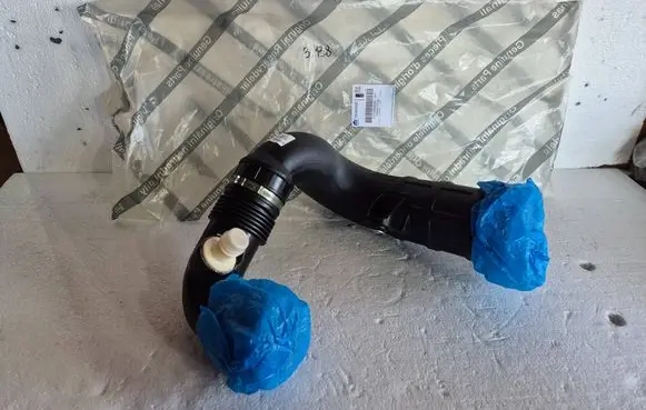 Fiat Ducato Turbo air intake inlet pipe/hose 1371000080