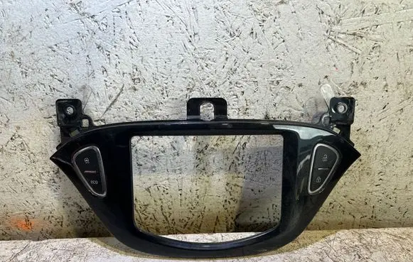 Opel Corsa E Radio/GPS head unit trim 13471358 460029937