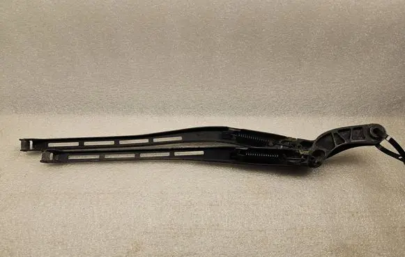 Audi A6 S6 C5 4B Front wiper blade arm 4B1955408C 4B1955407D
