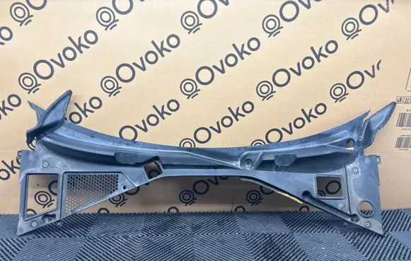 Alfa Romeo Giulia Wiper trim