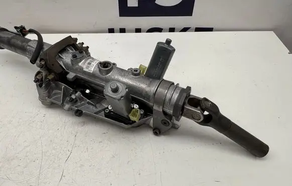Steering wheel axle set