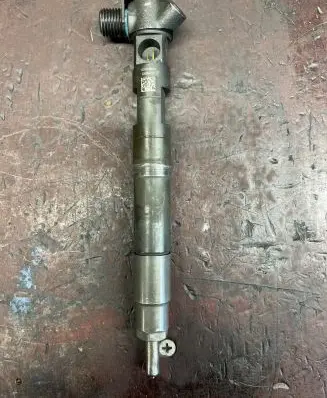 Mercedes-Benz C W204 Fuel injector A6510704987 IN0022 28342997