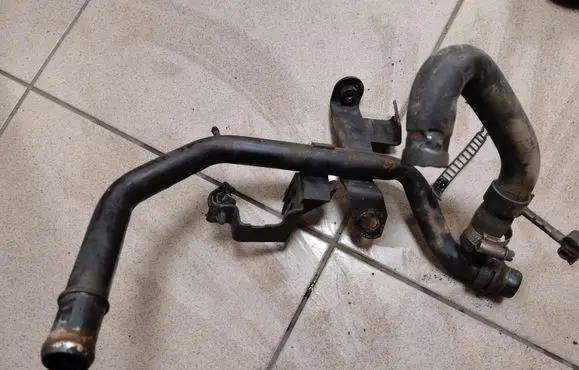 Audi A4 S4 B5 8D Engine coolant pipe/hose
