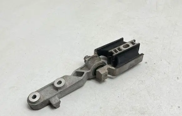 Volvo S90, V90 Gearbox mount 31359890 AD7VNI