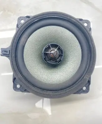 Hyundai Santa Fe Subwoofer speaker 963402W100